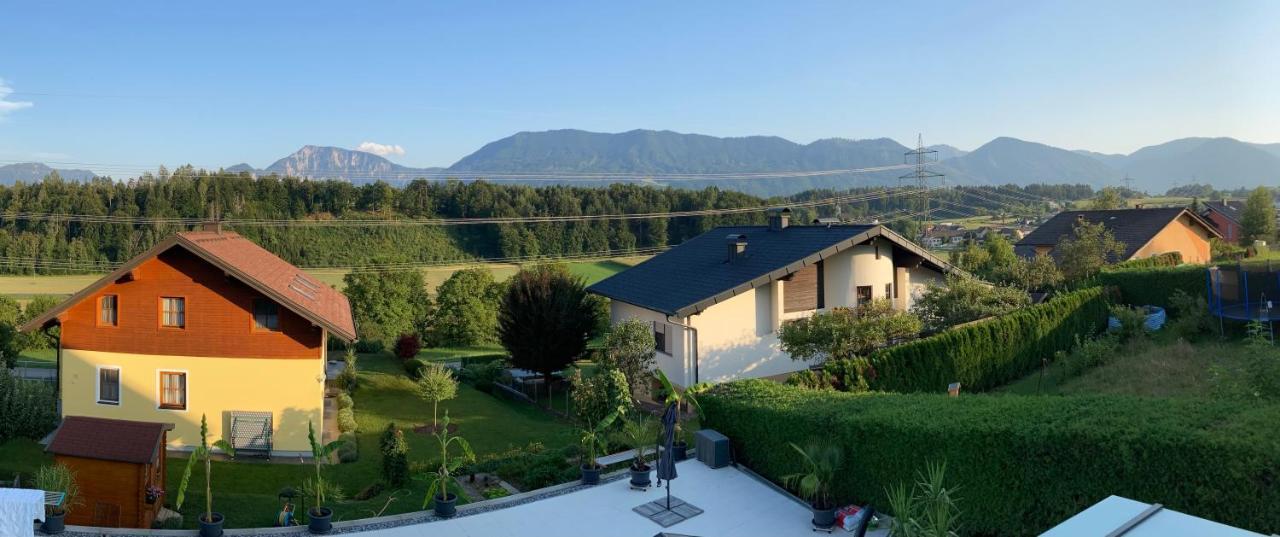 Ferienwohnung Dani Kottmannsdorf Bagian luar foto