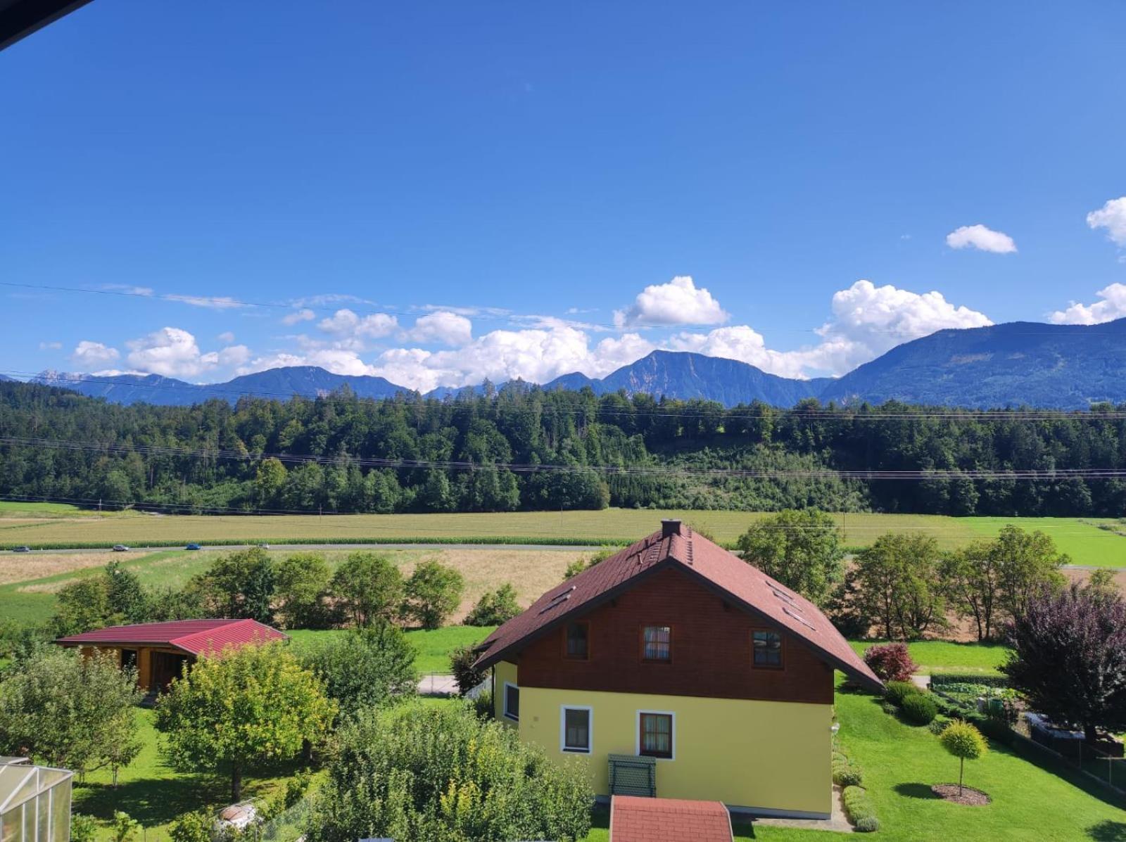 Ferienwohnung Dani Kottmannsdorf Bagian luar foto